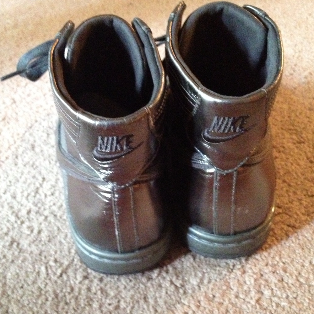 Rare 🌟NWT Wmns Metallic Nike Air in Midnight Pwtr - Picture 3 of 3